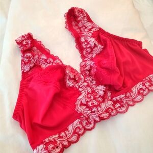 Breezies RED LACE BRA large